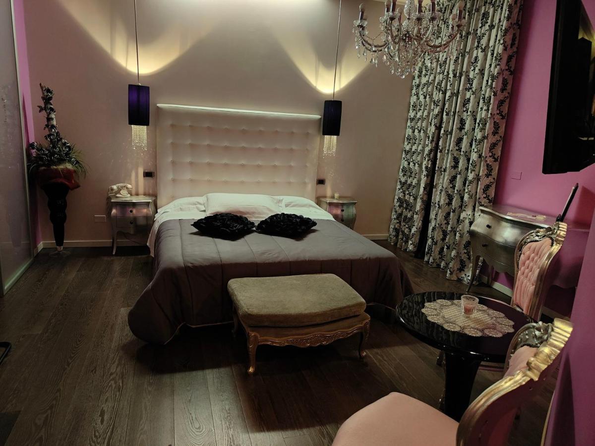 Hotel In - Lounge Room Cazzago  Ngoại thất bức ảnh