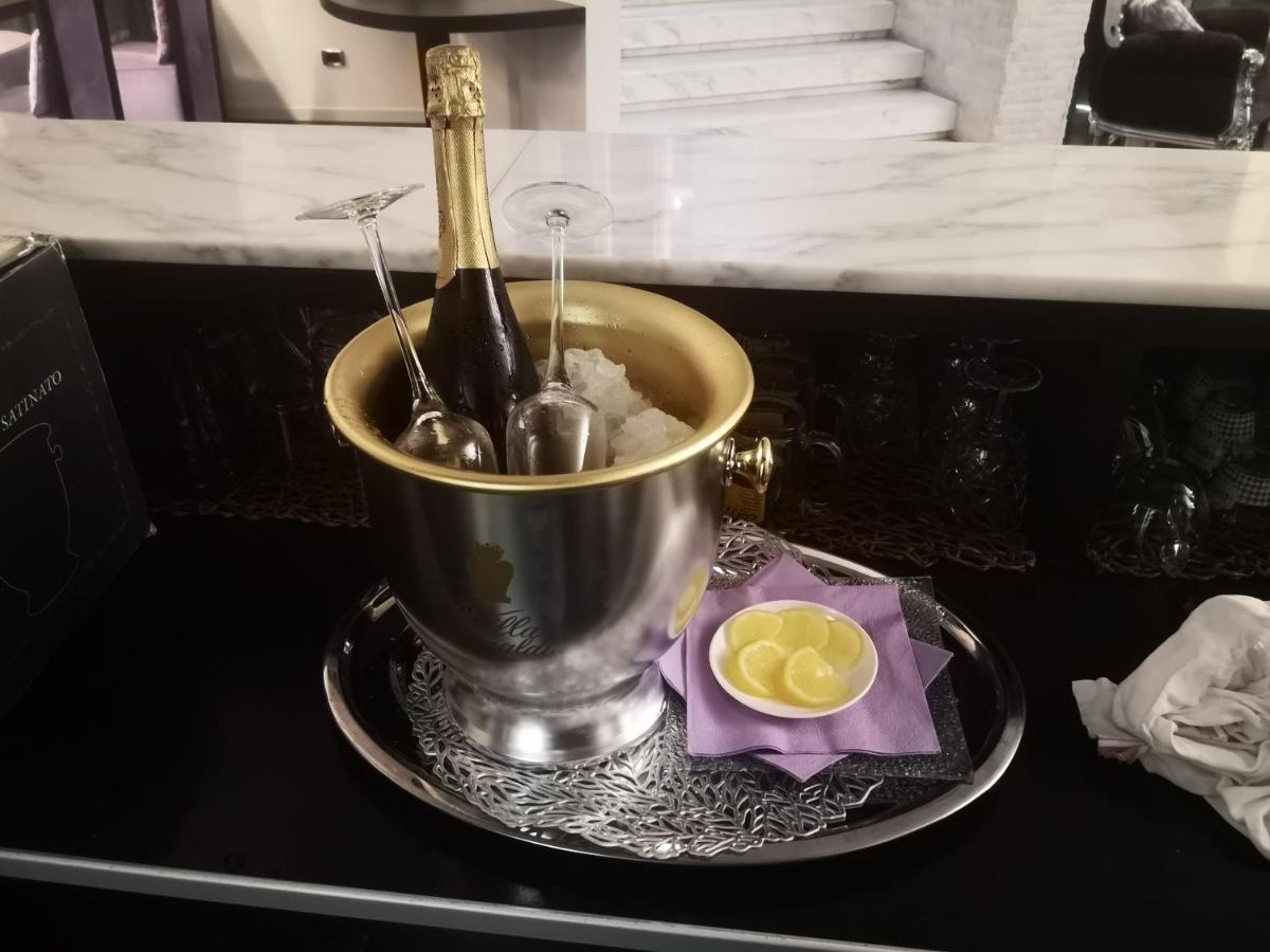 Hotel In - Lounge Room Cazzago  Ngoại thất bức ảnh