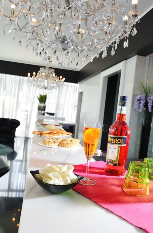 Hotel In - Lounge Room Cazzago  Ngoại thất bức ảnh
